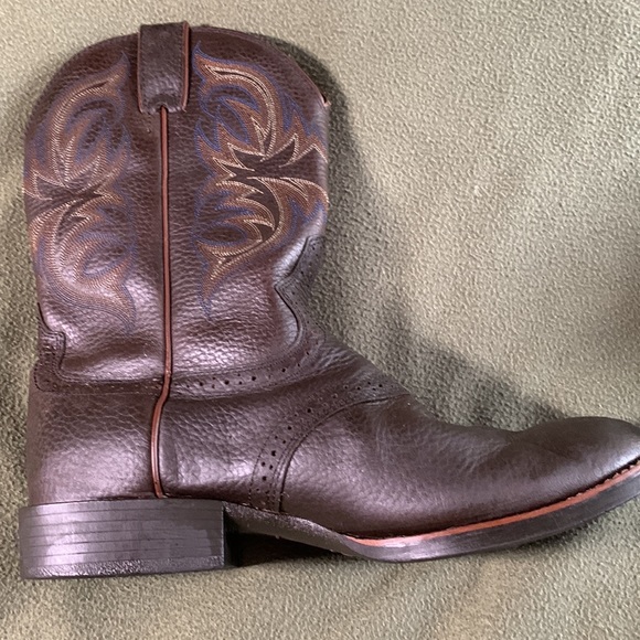 Men’s Justin Cowboy Boots.  Brown with embroidery. Style 7200. XJ1303. Size 11D - Picture 2 of 9